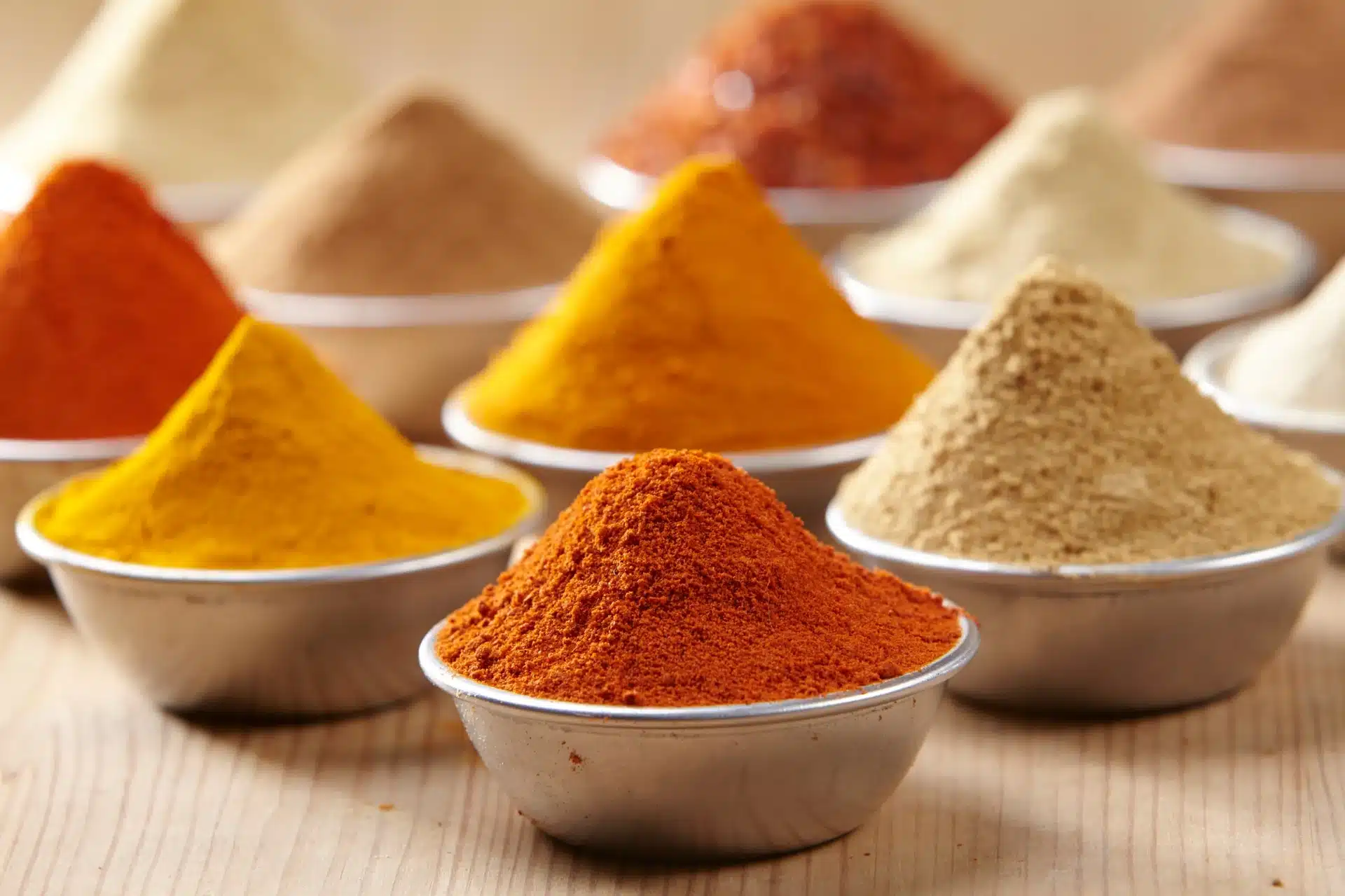 Ich gebe zwei Prisen davon in warmes Wasser. Der Stoffwechsel wird angekurbelt, das Kleid sitzt nicht mehr so eng.