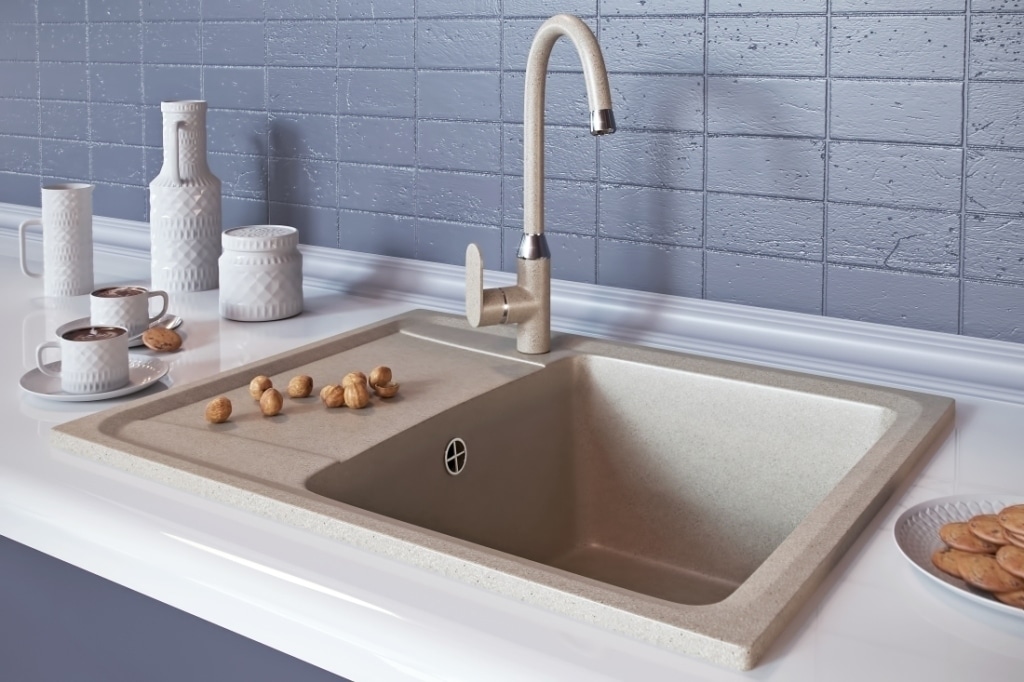 Die meisten von uns machen diesen Fehler beim Reinigen von Granitspülbecken