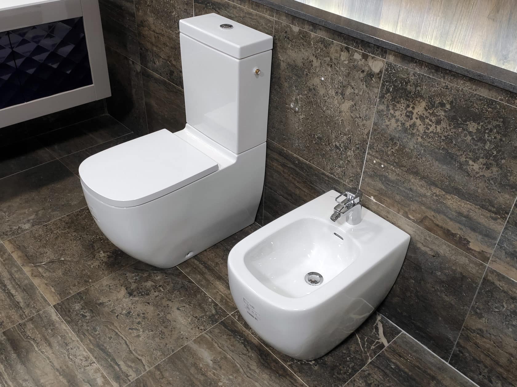 Das Bidet ist in modernen Häusern nicht mehr üblich: Eine elegantere und bequemere Variante gewinnt zunehmend an Beliebtheit.