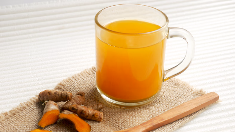 Ich gebe zwei Prisen davon in warmes Wasser. Der Stoffwechsel wird angekurbelt, das Kleid sitzt nicht mehr so eng.