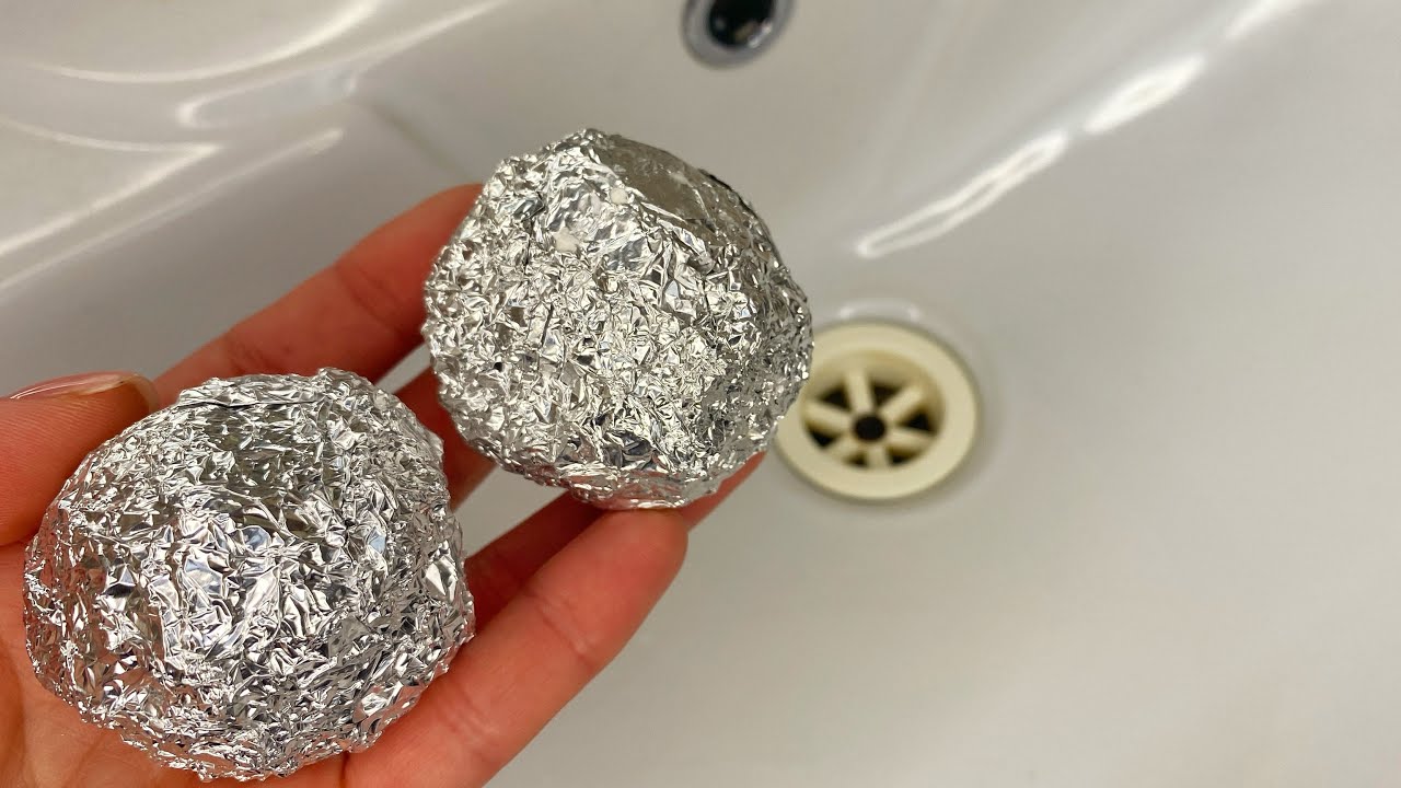 Aluminiumfolie im Spülkasten – funktioniert dieser beliebte Trick wirklich?