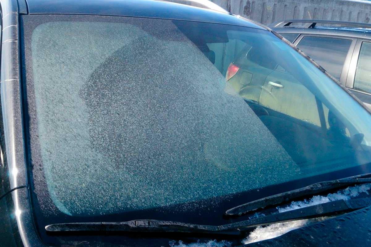 Was sind die besten (und schlechtesten) Methoden, um die Windschutzscheibe aufzutauen?