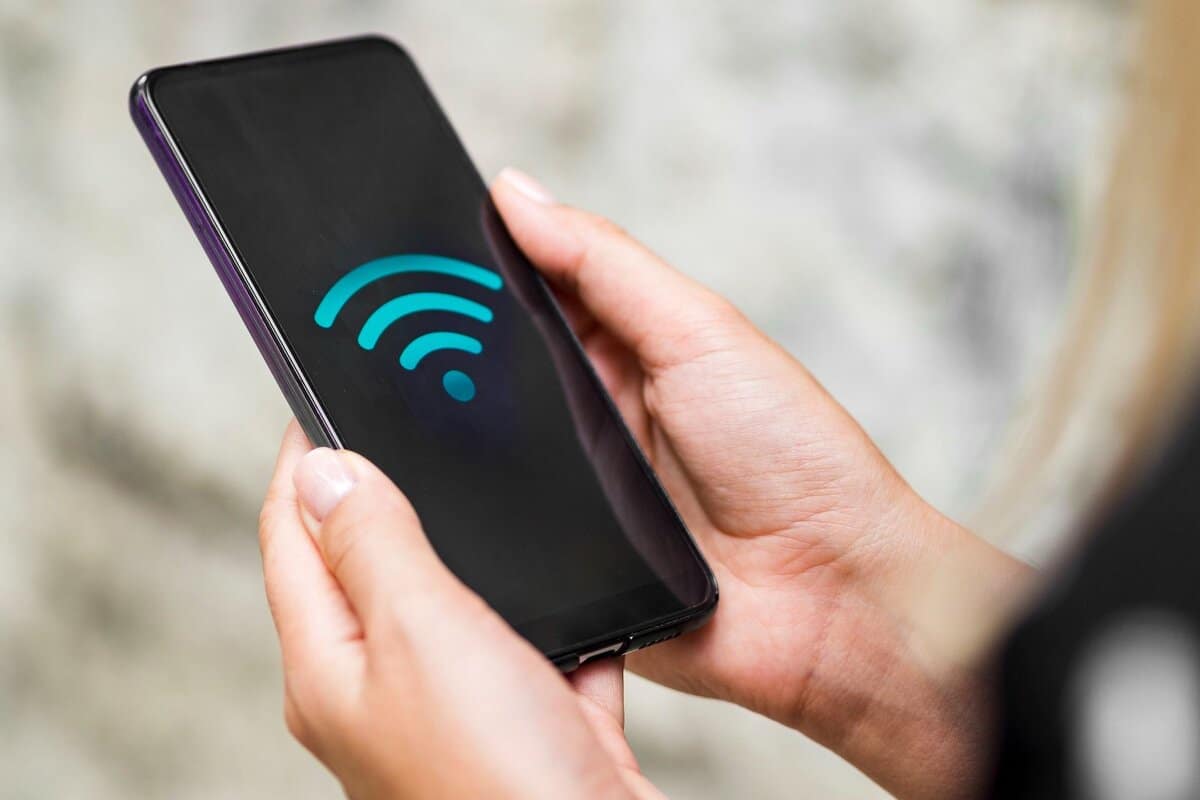 So sehen Sie, welche Geräte mit dem WLAN Ihres Mobiltelefons verbunden sind