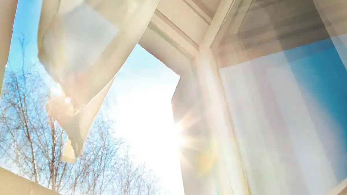 Das „schockartige“ Lüften im Winter gehört der Vergangenheit an: Die 3-5-Formel verändert das Lüften im Winter