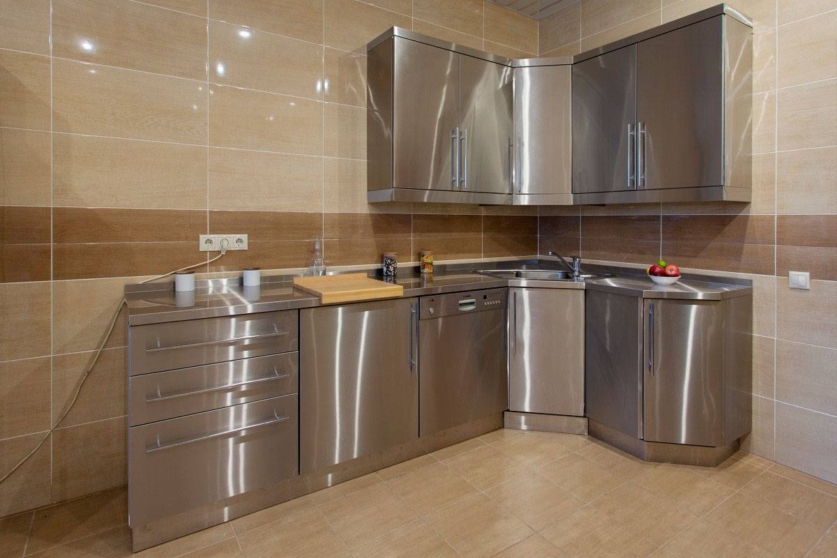 Ihr Edelstahl sieht hoffnungslos aus? Probieren Sie diesen supereinfachen Trick aus, um ihm den Glanz zurückzugeben, den Sie schon verloren geglaubt hatten!