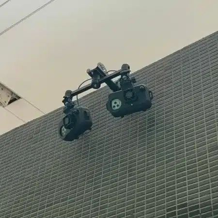 O empate em 1 a 1 entre Corinthians e Flamengo, na noite deste domingo (22/03), na Neo Química Arena, não foi marcado apenas pelos gols de Paquetá e Yuri Alberto. O clássico serviu como o primeiro grande teste em São Paulo para a tecnologia de impedimento semiautomático que a CBF implementará no Brasileirão.