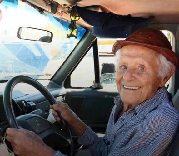 Idoso de 101 anos renova CNH