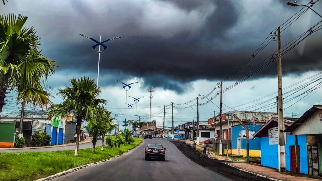 Inmet emite alerta de chuvas intensas para o Acre