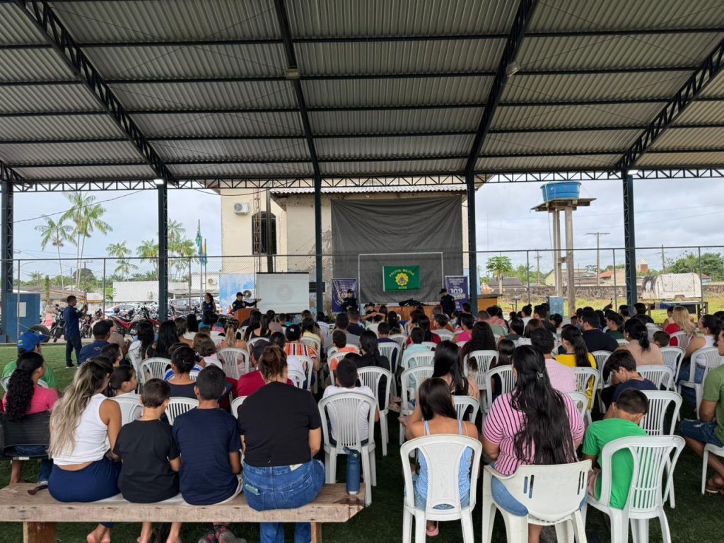 Das Militärpolizeiprojekt betreut 60 Kinder und konzentriert sich auf die Staatsbürgerschaftserziehung in der Stadt Acre