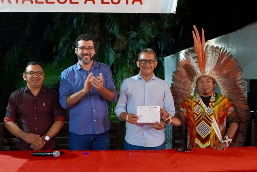 Indigene Führer aus Acre schließen sich der PT bei einer Veranstaltung in Juruá an