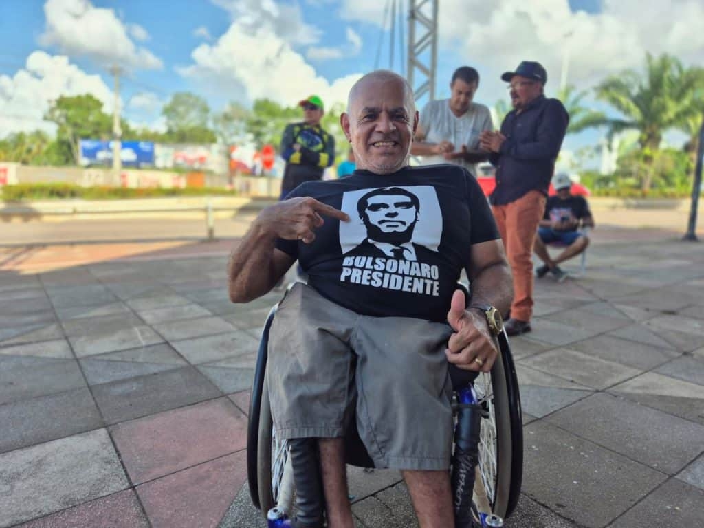 Participante com deficiência defende mudanças durante ato “Acorda Brasil”