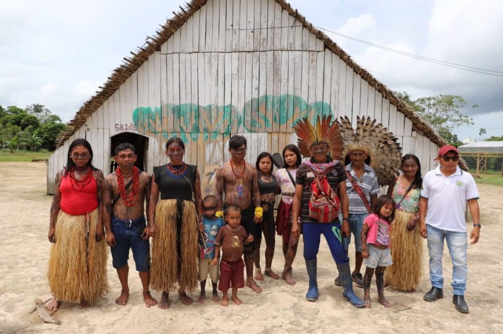 Lehrer für indigene Bildung werden aufgefordert, Dokumente einzureichen