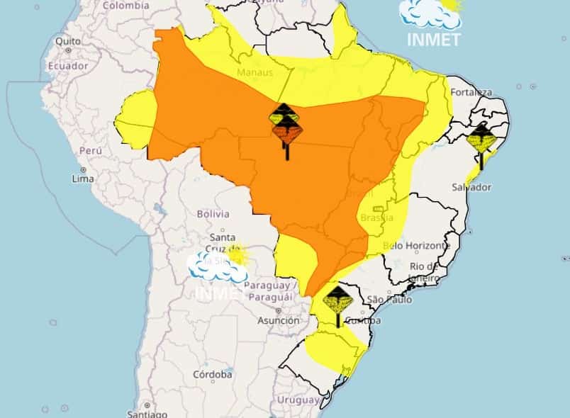 In Acre herrscht Gefahrenalarm wegen starkem Regen und Windgeschwindigkeiten von bis zu 100 km/h
