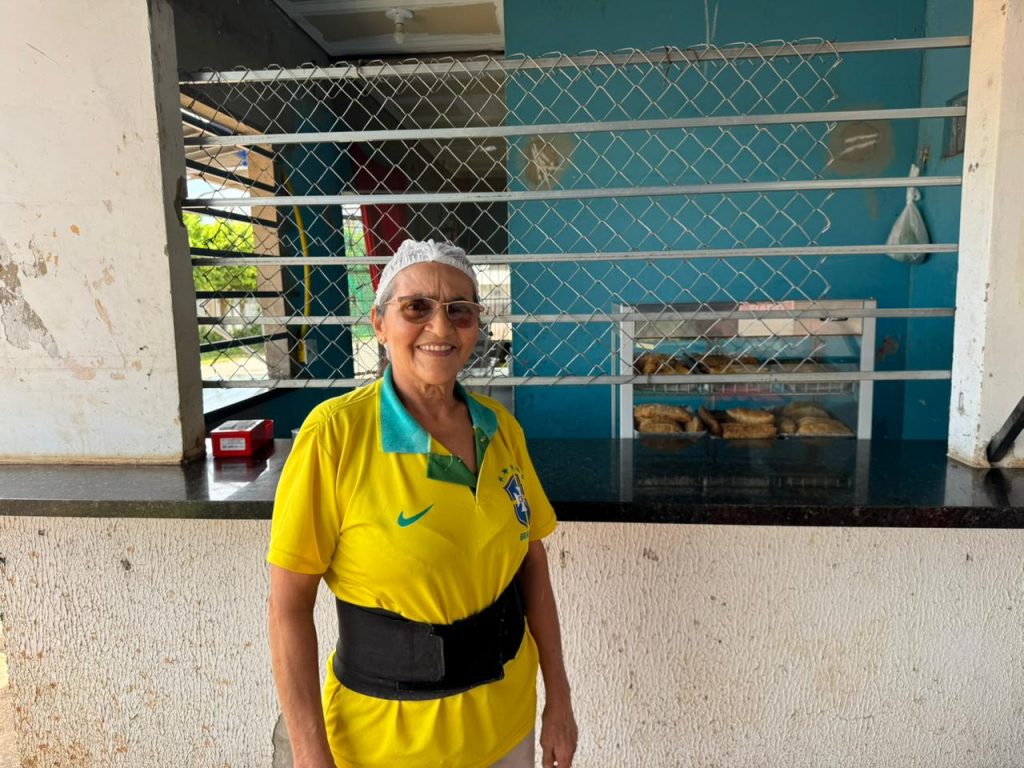 Vendendo salgados, moradora de Sena Madureira criou e garantiu formação dos 5 filhos