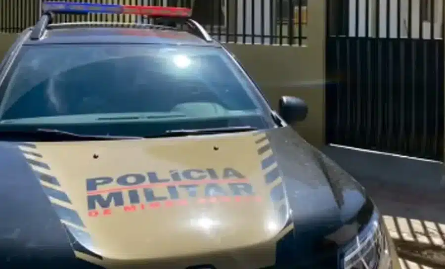 A tranquilidade do bairro Ipiranga, em Ituiutaba (MG), foi interrompida por um ato de violência na manhã desta quarta-feira (08/04). Por volta das 7h, um jovem de 16 anos conseguiu acessar as dependências da Escola Estadual Rotary portando um canivete, vindo a atingir cinco crianças que estavam no local para o início das aulas.