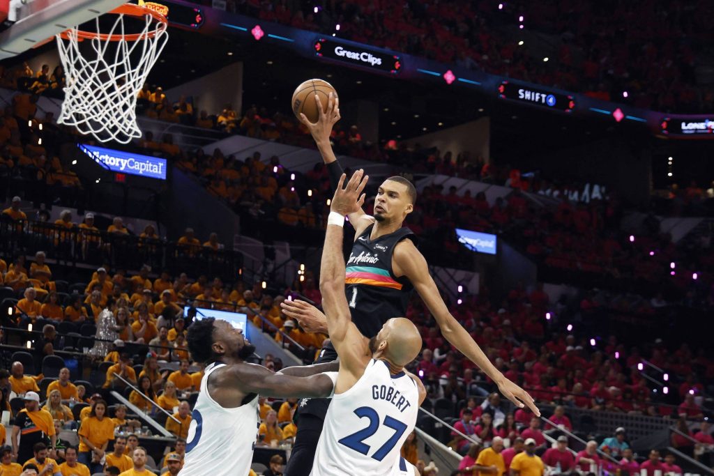 Wembanyama bricht Rekord für Blocks in NBA-Playoffs – 05.05.2026 – Sport