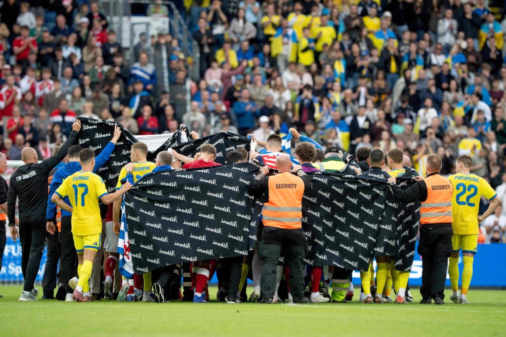 Eriksen aus Dänemark fühlt sich auf dem Feld erneut krank – 06.07.2026 – Sport