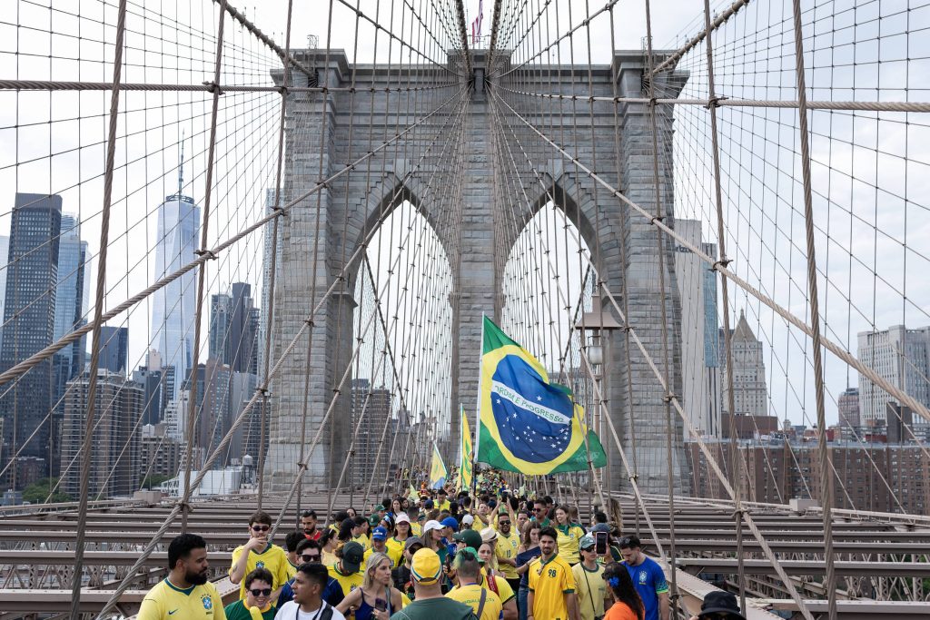 Weltmeisterschaft: Brasilianer besetzen die Brooklyn Bridge in New York – 14.06.2026 – Sport