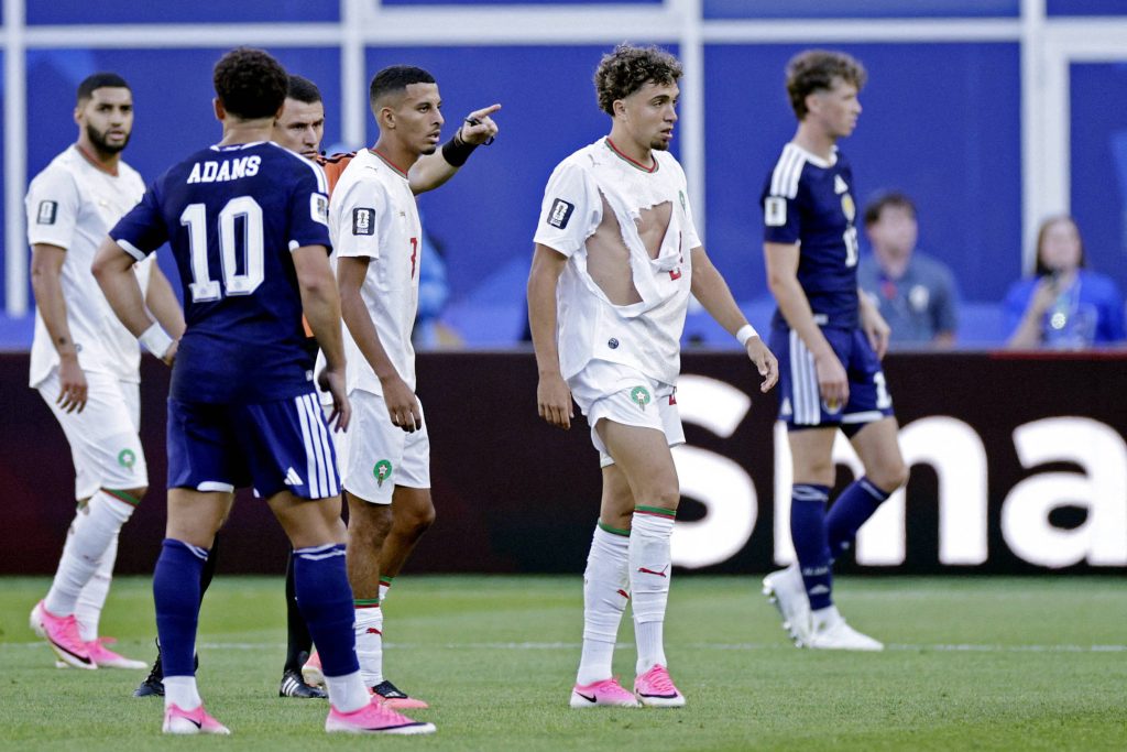 Weltmeisterschaft: Ägypter leidet unter zerrissenem Trikot und abgerissener Nummer – 22.06.2026 – Sport