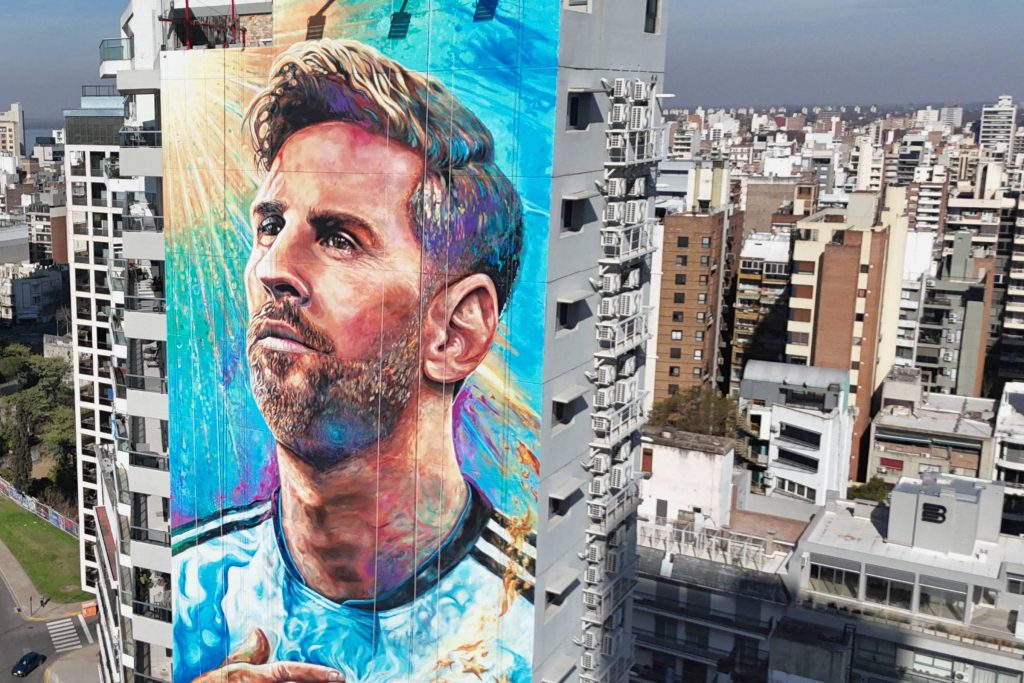 Künstler restaurieren riesiges Wandgemälde von Messi in Argentinien – 11.07.2026 – Sport