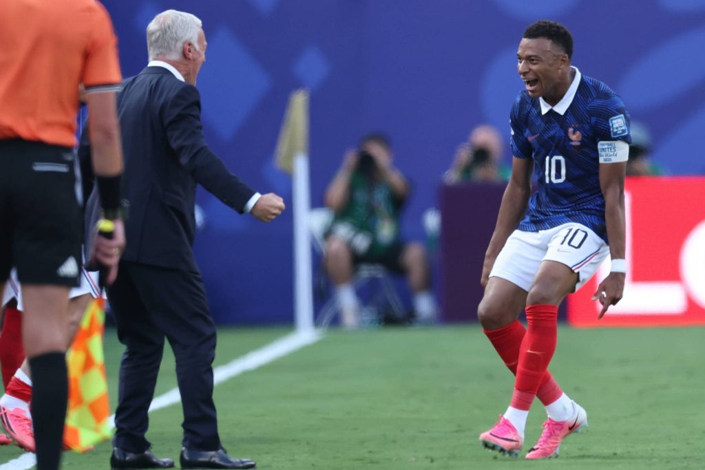 Mbappé dankt Deschamps, bevor er sich verabschiedet – 18.07.2026 – Sport
