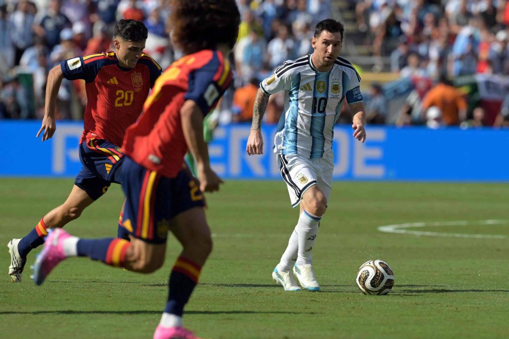 Bei seinem Abschied aus der Nationalmannschaft erscheint Messi kaum auf dem Feld – 19.07.2026 – Sport