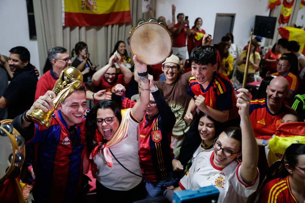 Spanische Fans erleben Spannung im WM-Finale in SP – 19.07.2026 – Sport