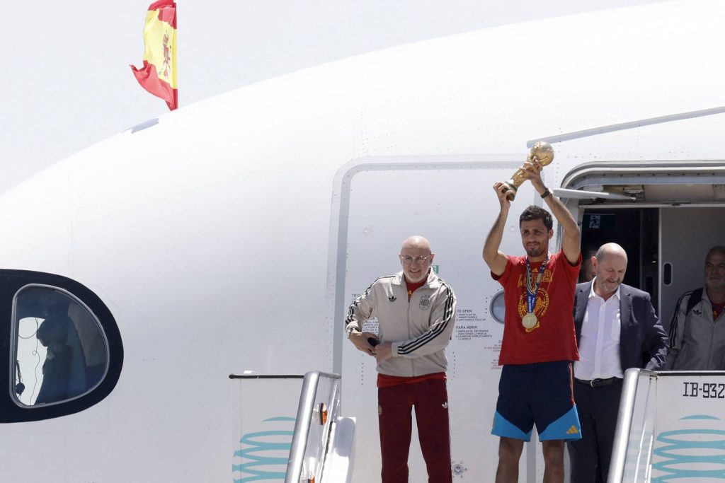 Weltmeister werden in Spanien wie Helden empfangen – 20.07.2026 – Sport