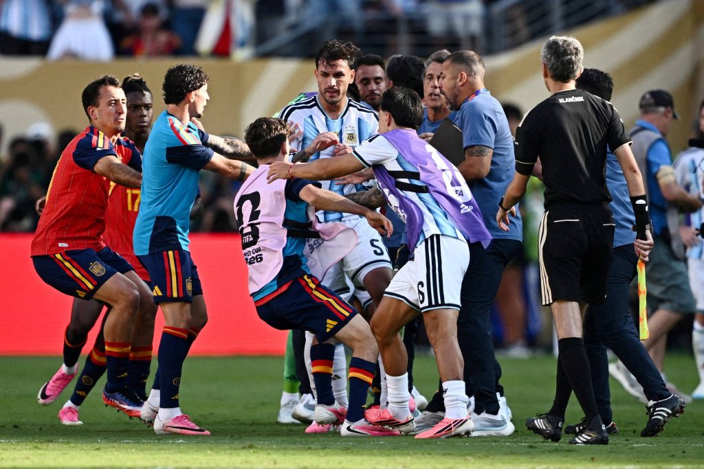 „Unerträglich“, sagt Spaniens Trainer über die Argentinier – 24.07.2026 – Sport